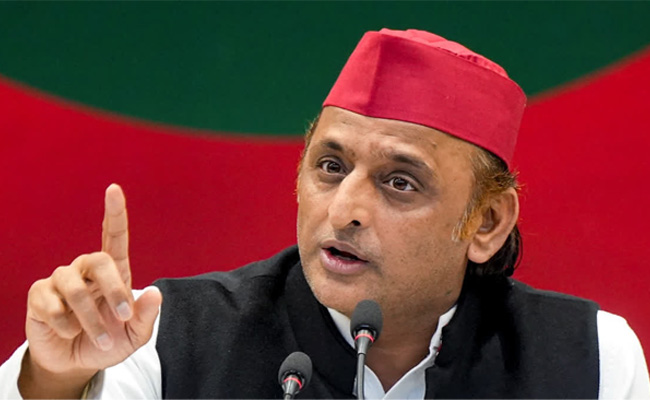 Ghazipur teen's death: Akhilesh alleges cover-up, likens case to Hathras; BJP hits back